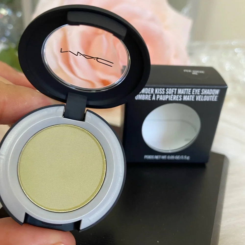 MAC Powder Kiss Soft Matte Eye Shadow 0.05 oz./ 1.5 g, Per-Suede Me. NEW IN BOX